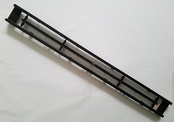 汽(qi)車模(mo)具