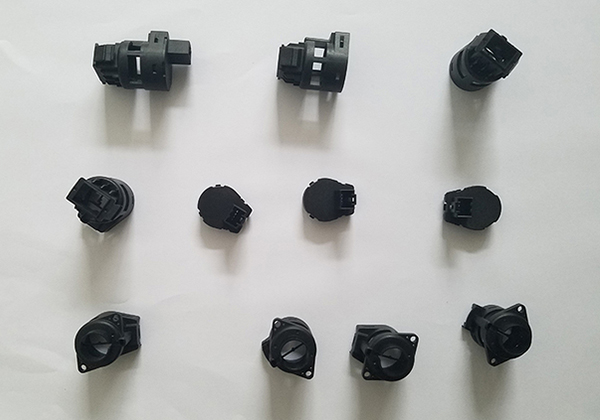 汽(qi)車模(mo)具